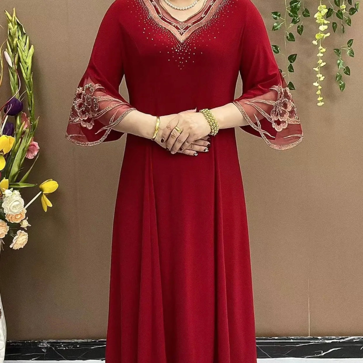 Časově omezená letní akce💥【M-5XL】Nové elegantní šaty s výstřihem do V a širokým lemem pro větší velikosti 2025