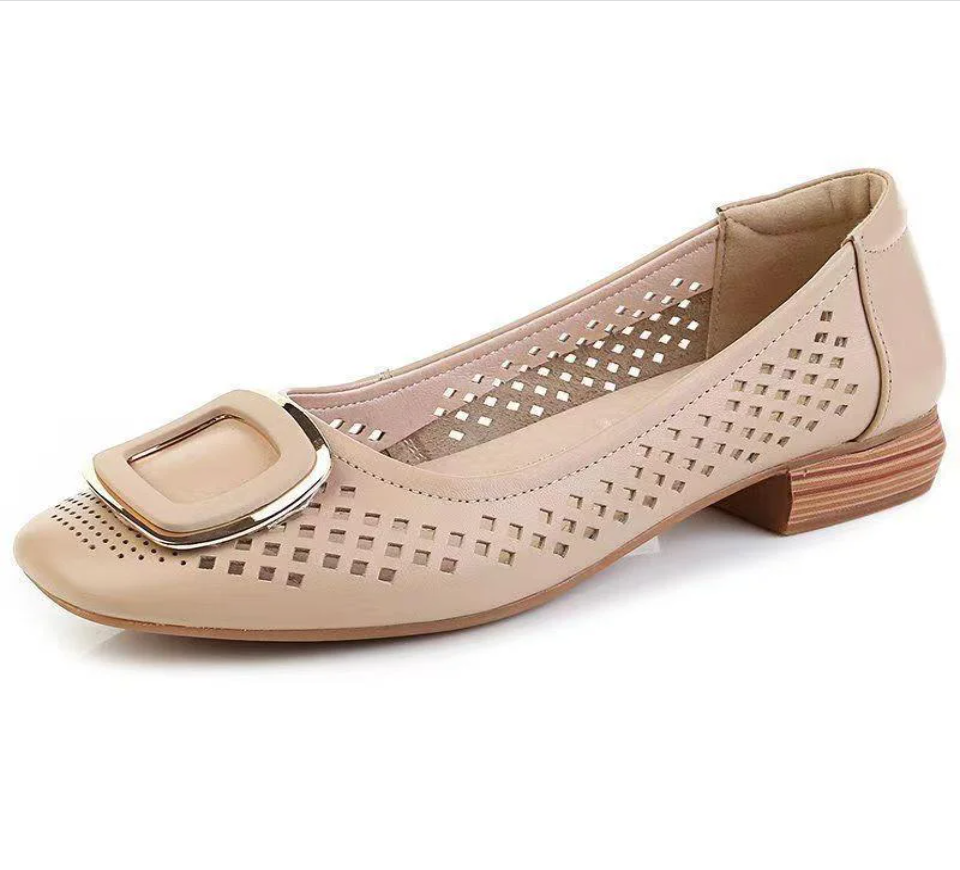 💝【Cel mai bine vândut】Pantofi eleganți din piele moale, cu toc mic și design perforat