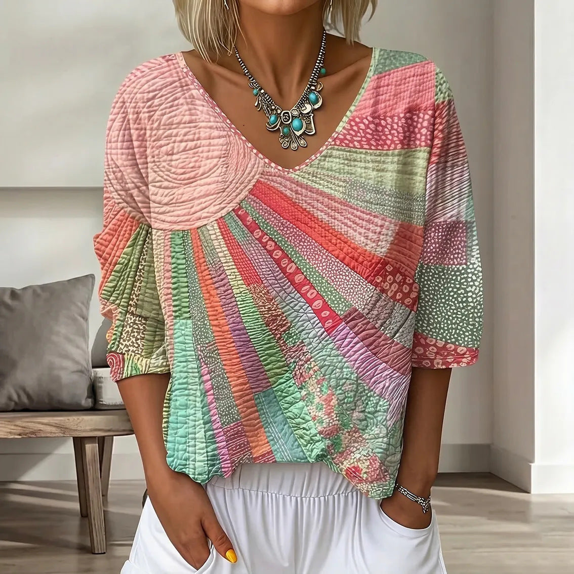 ⏰Tricou cu mânecă trei sferturi, decolteu în V, imprimeu floral retro și imprimeu artistic în gradient.