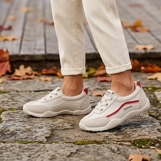 🎁【35-40】Teniși cu vârful rotund pentru femei, în stil german – pantofi ușori, aerisiți, plați, de zi cu zi – design clasic alb