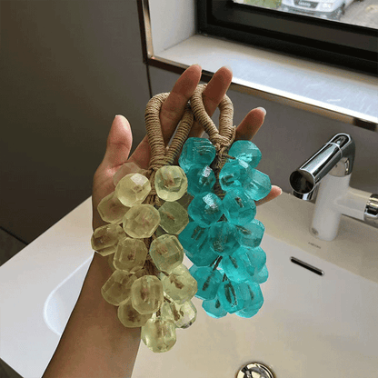 【Kúp 3, získaj 2 zadarmo】🎄 Ručne vyrobené mydlo z hrozna a jahôd – perfektný vianočný darček 🎁