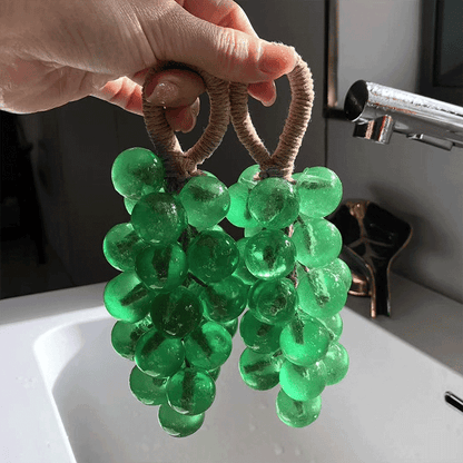 【Kúp 3, získaj 2 zadarmo】🎄 Ručne vyrobené mydlo z hrozna a jahôd – perfektný vianočný darček 🎁