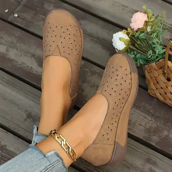 ✨【35-43】2026 Noua sandale Retro Hollow pentru femei cu talpă moale
