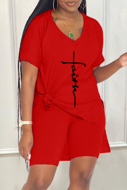 🔥【Ultima zi a promoției de vară】【Top + pantaloni】Set tricou și pantaloni scurți cu decolteu ascuțit și imprimeu cu litere