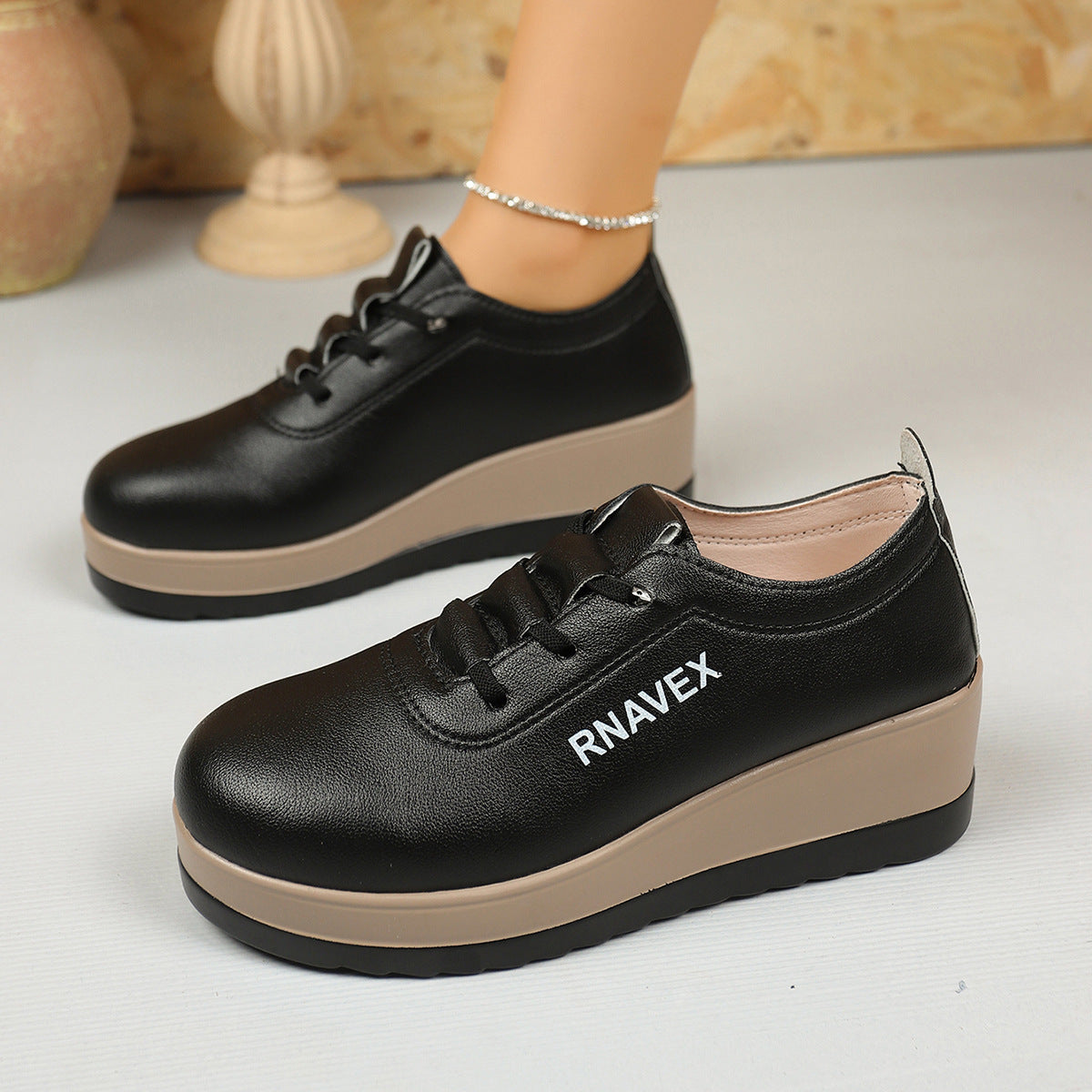 🔥 Promocja -50% 【Kup 1, a 1 gratis】【35-40】Damskie skórzane buty na grubej podeszwie