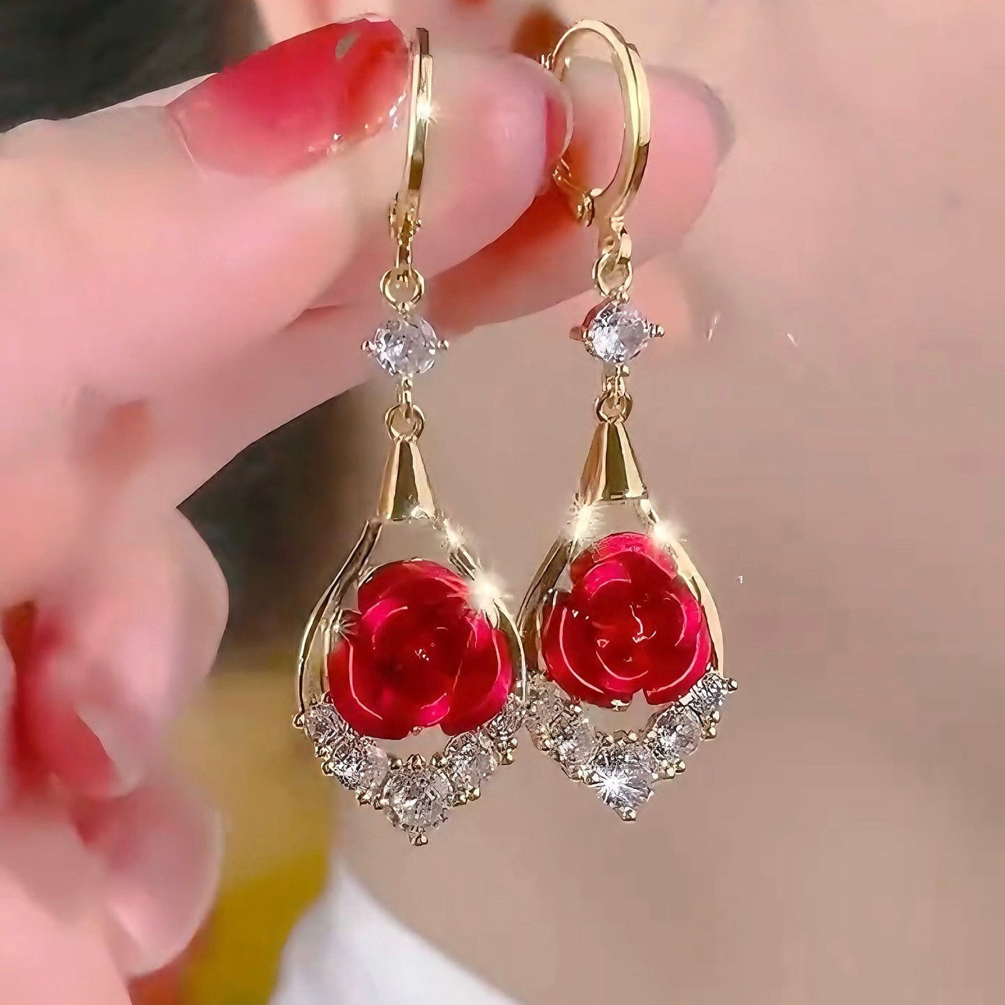 🌹✨【4 szett】Luxus, elegáns, gyémántokkal kirakott rózsa fülbevalók