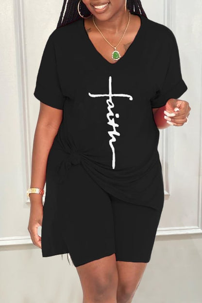 🔥【Ultima zi a promoției de vară】【Top + pantaloni】Set tricou și pantaloni scurți cu decolteu ascuțit și imprimeu cu litere