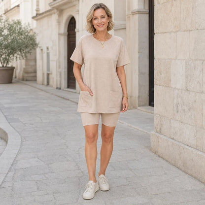 ✨Set Casual de Damă din 2 Piese cu Bluză cu Buzunare și Pantaloni Scurți – Material Premium Moale, Respirabil și Elastic, Ideal pentru Casă și Sport✨