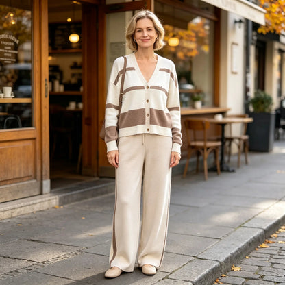 Costum elegant, de înaltă calitate, confortabil și versatil, potrivit pentru purtarea de zi cu zi.