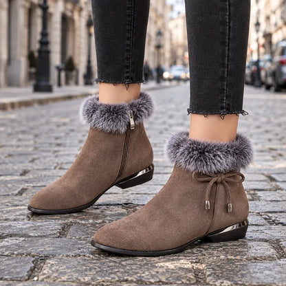 👢【35-41】Botine de damă cu toc mediu și vârf rotund, din piele neagră moale.