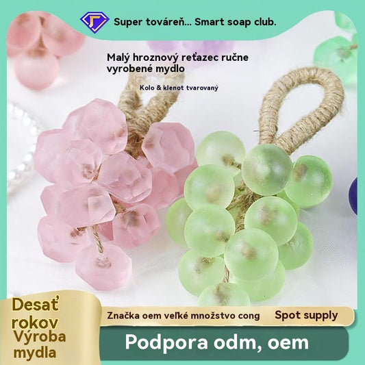 【Kúp 3, získaj 2 zadarmo】🎄 Ručne vyrobené mydlo z hrozna a jahôd – perfektný vianočný darček 🎁