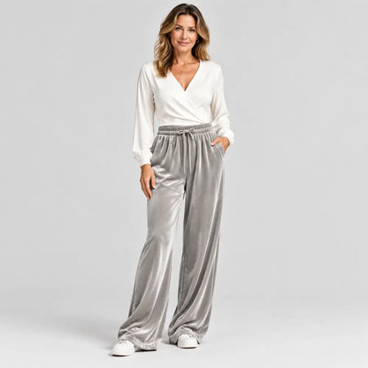 ✨ Noutate Toamnă/Iarnă 2026: Pantaloni casual din reiat, cu talie înaltă, într-o singură culoare și croială cu crac larg.✨